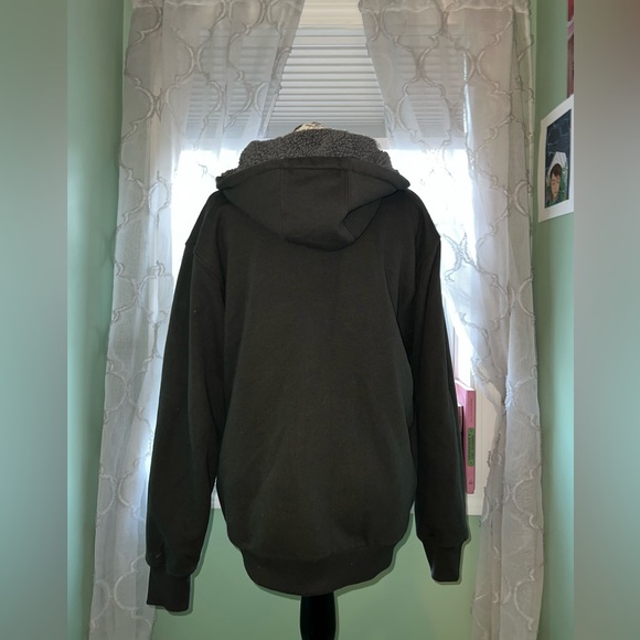 carhartt men’s winter coat, sherpa lined hood. - Picture 2 of 4